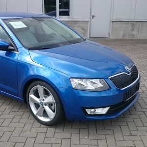 Octavia 1.8 TSI Race Blue - 4