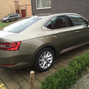 superb style 1.4tsi jungle green