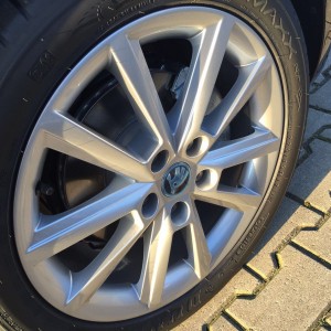 Nieuwe auto velg