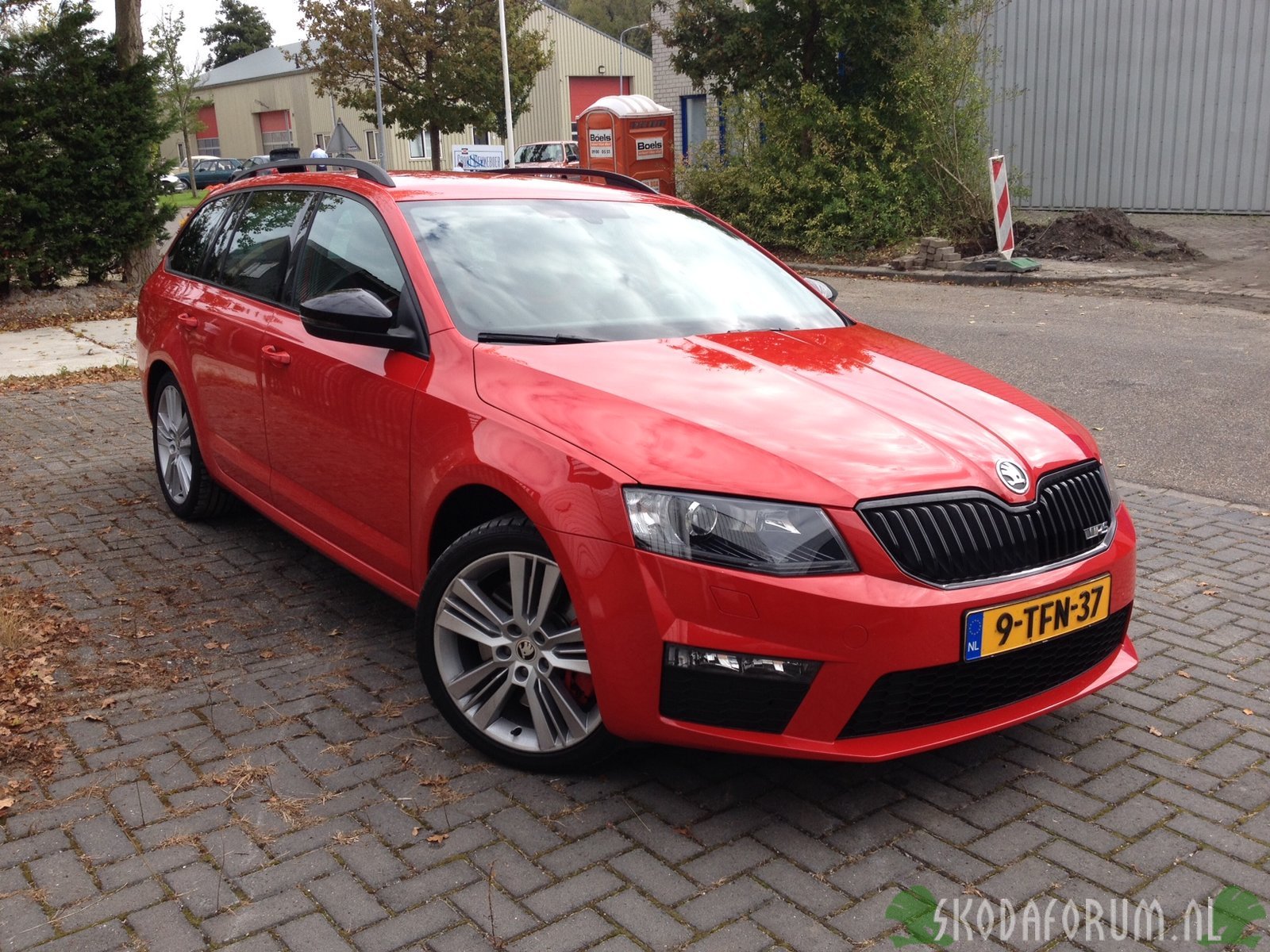 Skoda tour rs