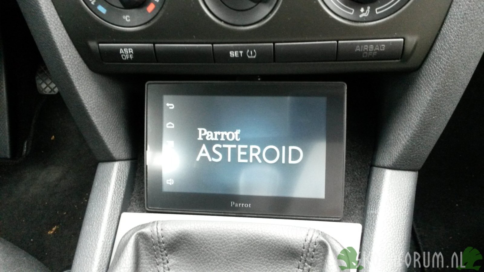 Parrot Asteroid Tablet