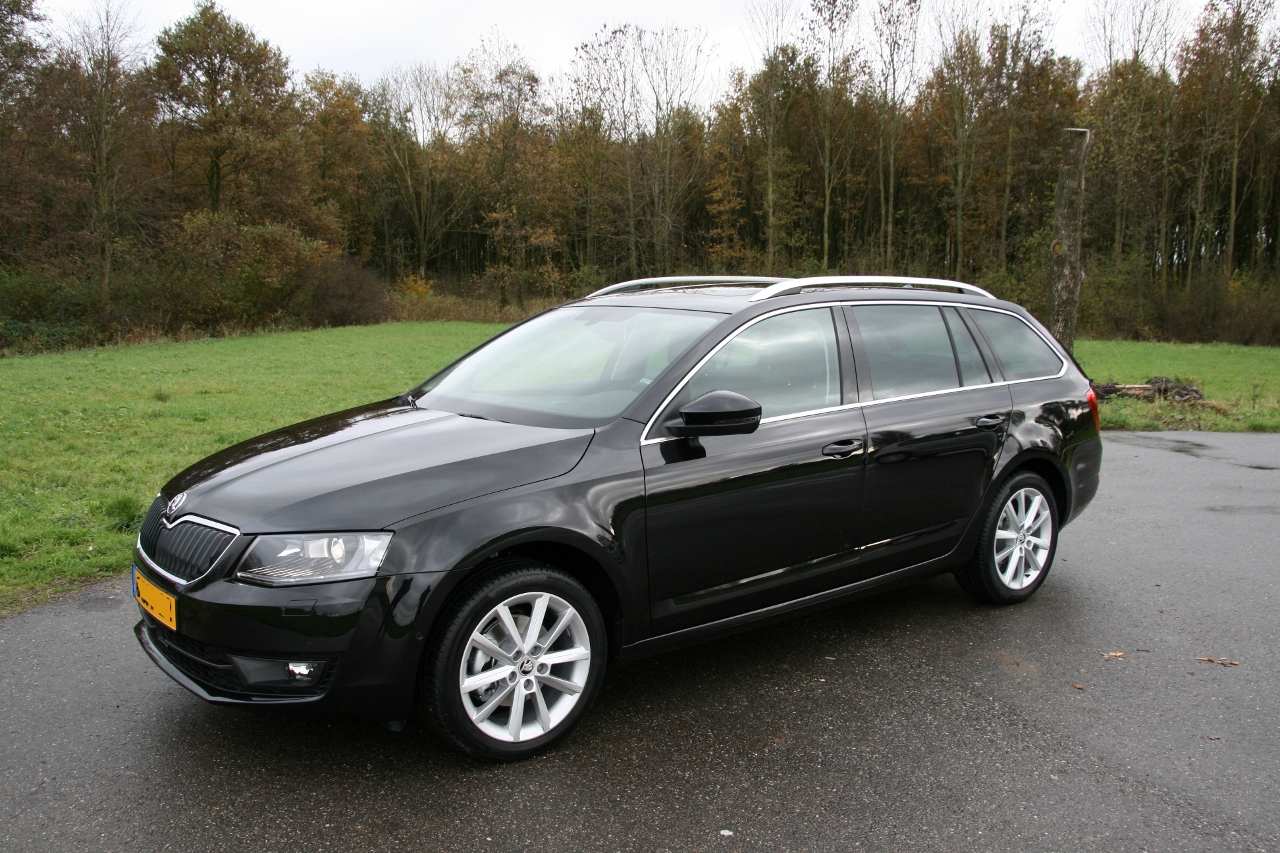 Skoda O3C EBL 1.4 TSI DSG Pano