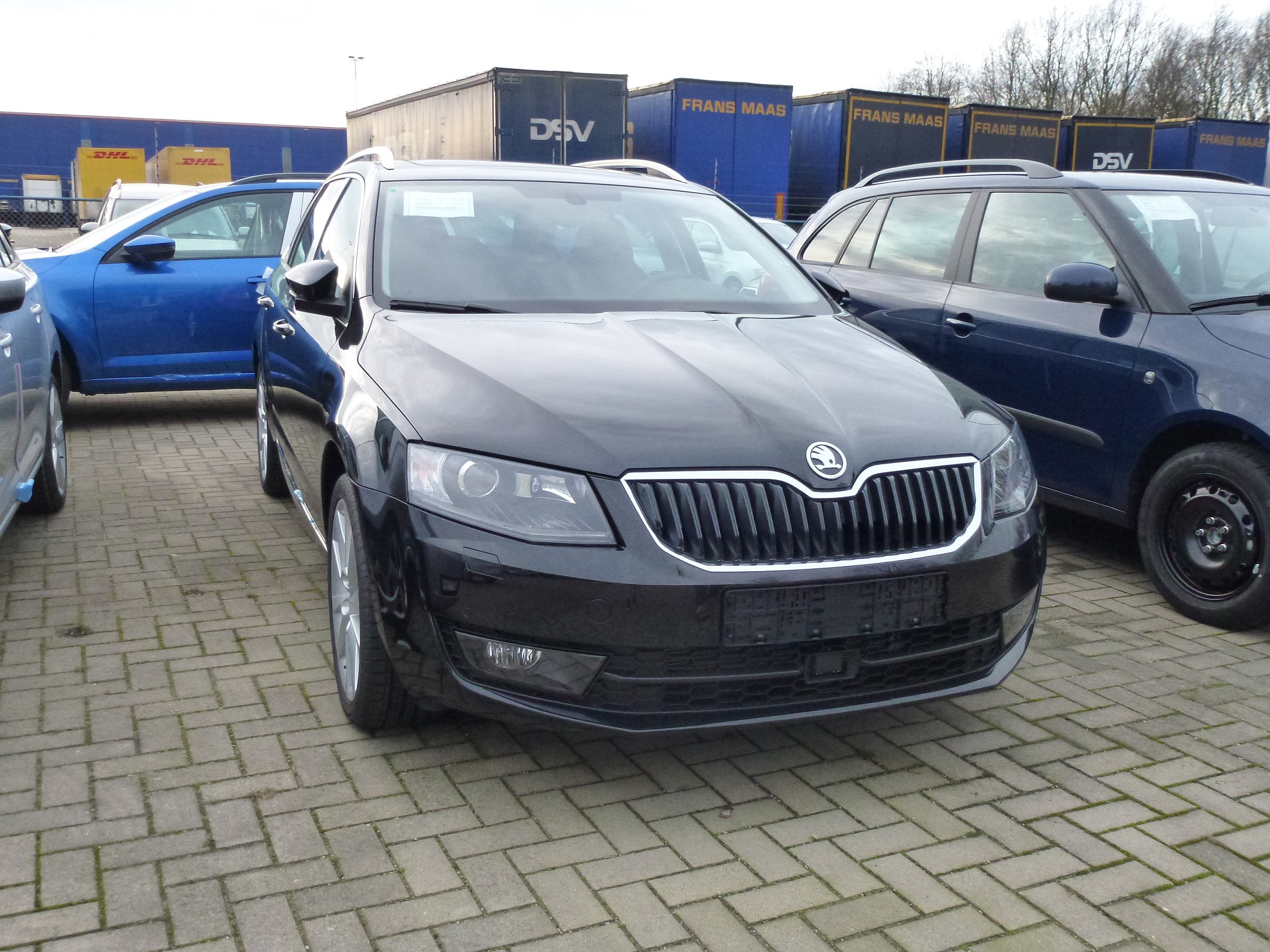 Skoda Octavia Combi EB 1.6 TDI DSG - Black Magic.