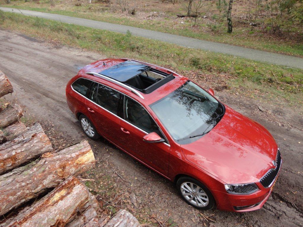 Skoda Octavia Combi EBL in Rio Red Metallic