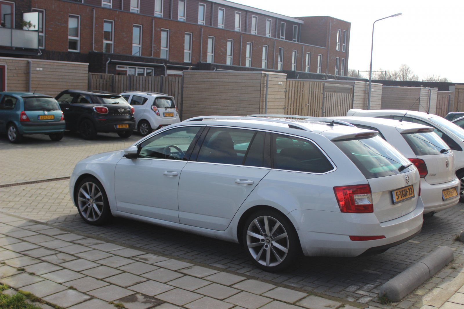 Skoda Octavia Moon White