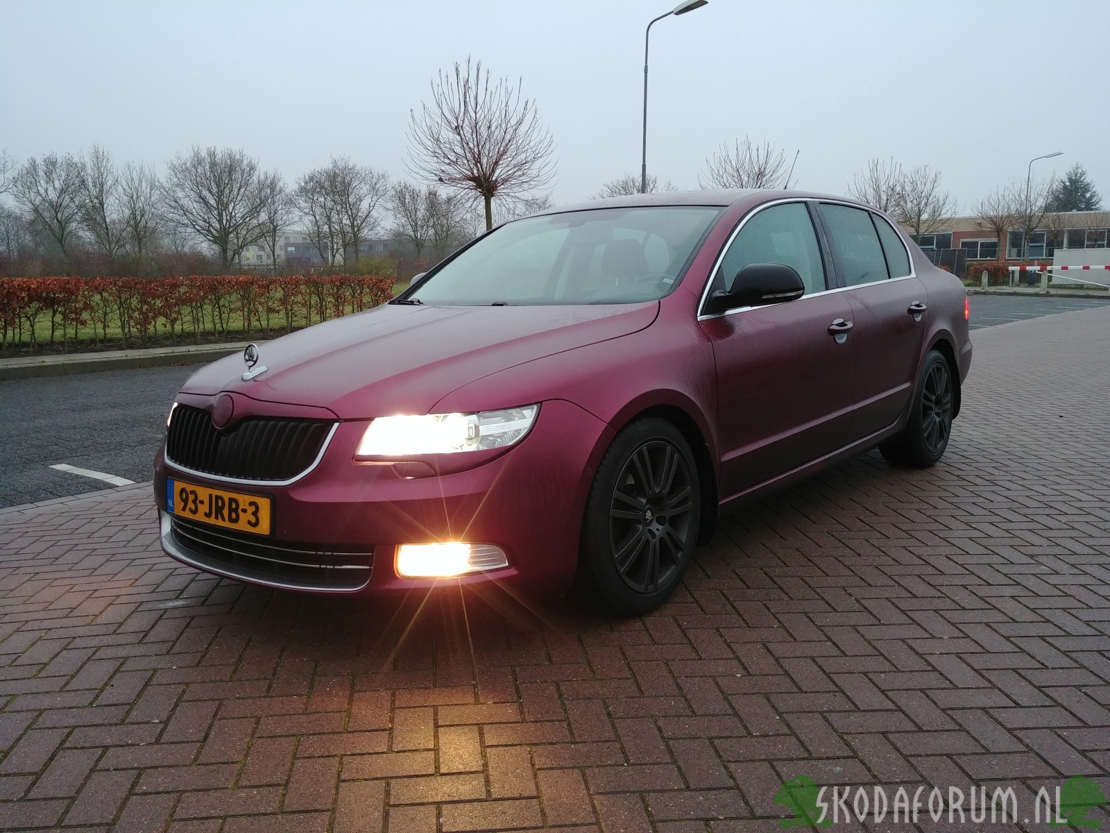 Skoda Superb 2.0 TDI 125kW FlavioX Nebula Red PlastiDip