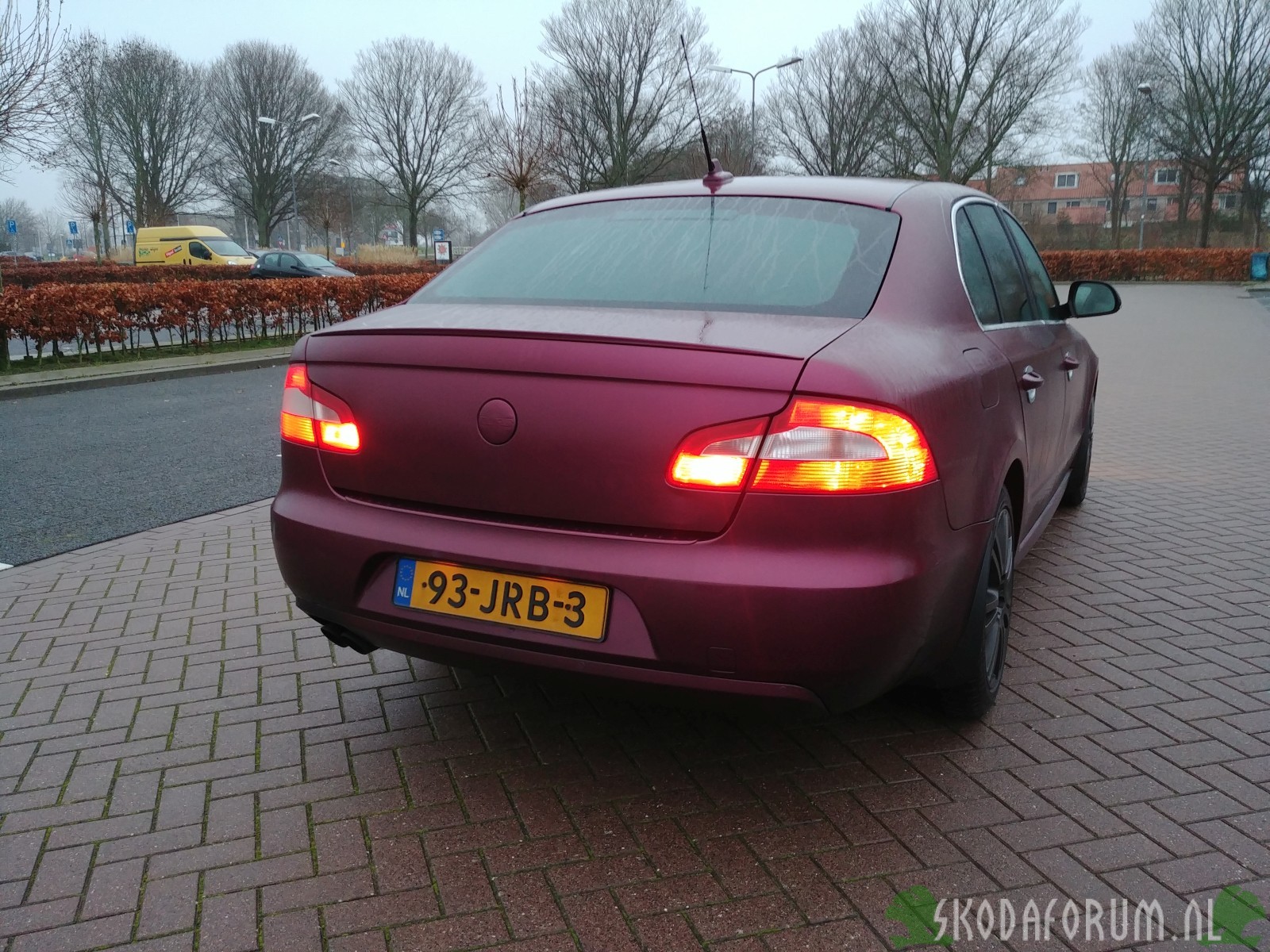 Skoda Superb 2.0 TDI 125kW FlavioX Nebula Red PlastiDip