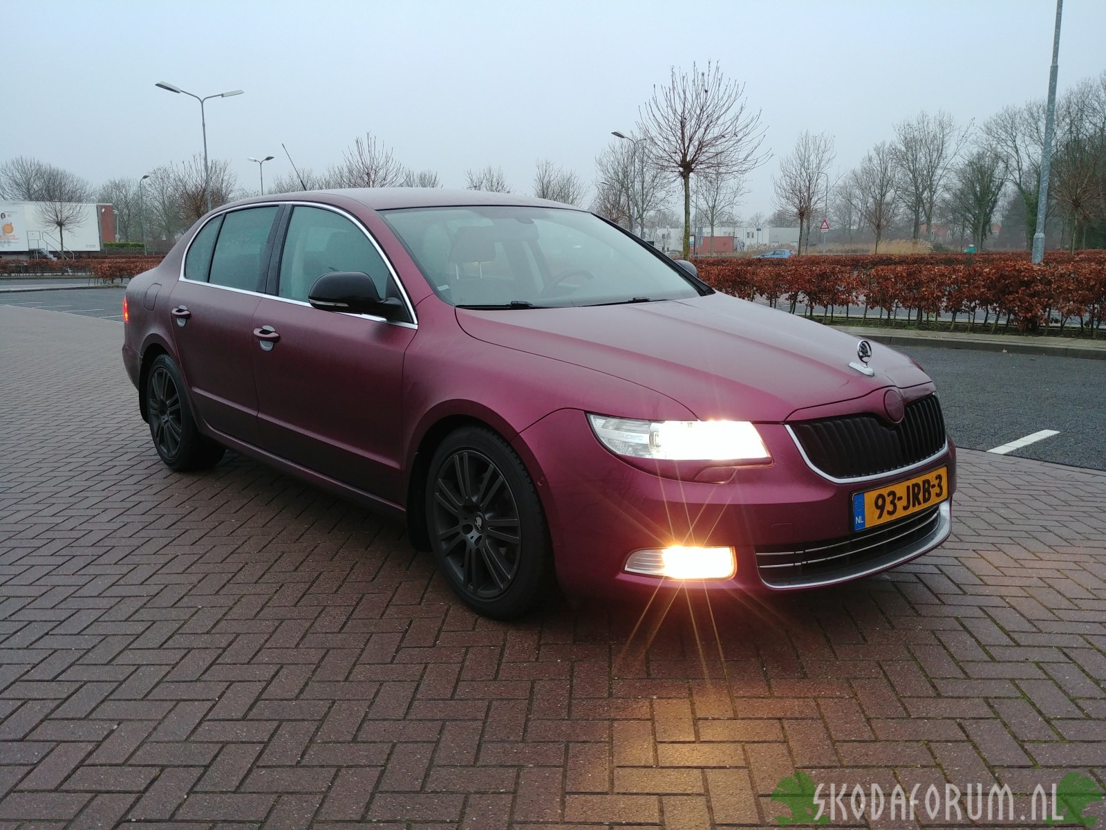 Skoda Superb 2.0 TDI 125kW FlavioX Nebula Red PlastiDip