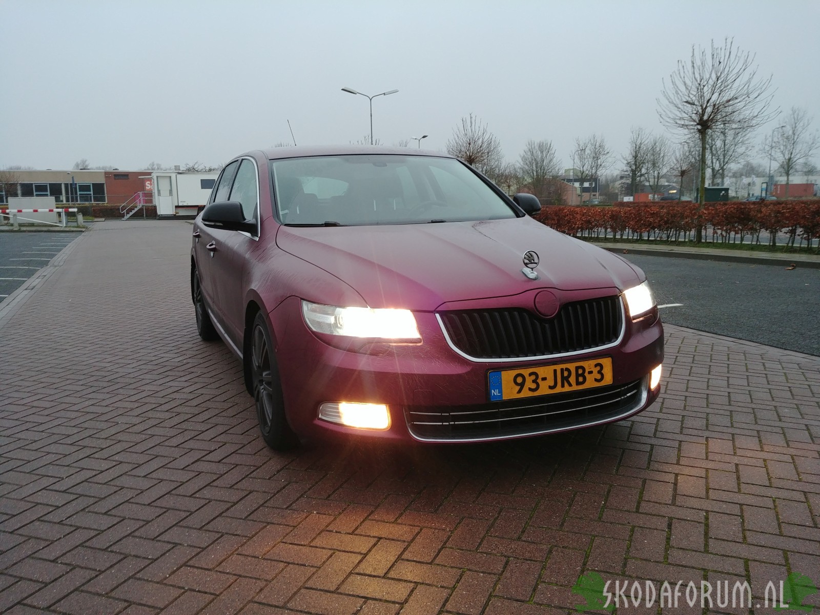 Skoda Superb 2.0 TDI 125kW FlavioX Nebula Red PlastiDip