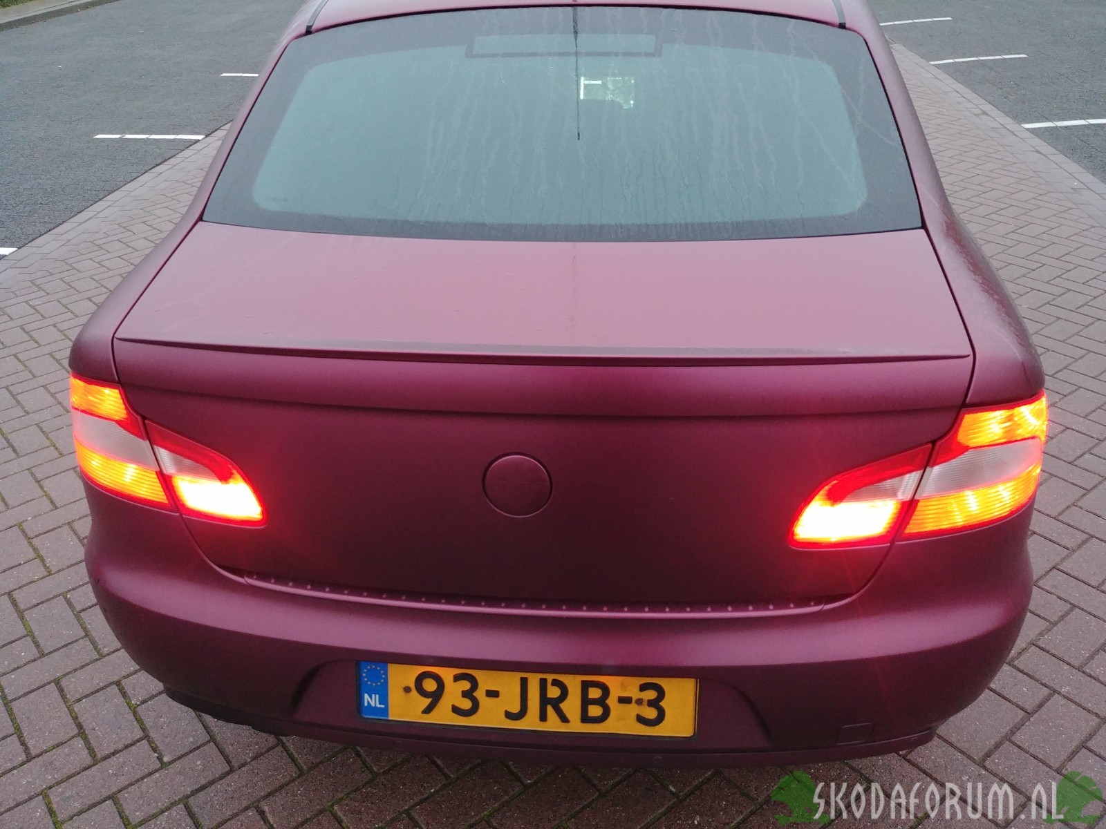 Skoda Superb 2.0 TDI 125kW FlavioX Nebula Red PlastiDip