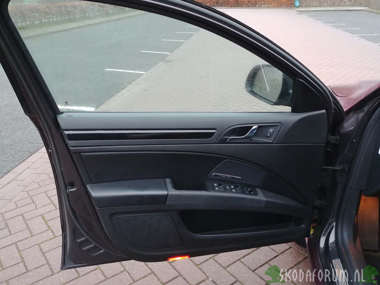 Skoda Superb 2.0 TDI 125kW FlavioX Nebula Red PlastiDip