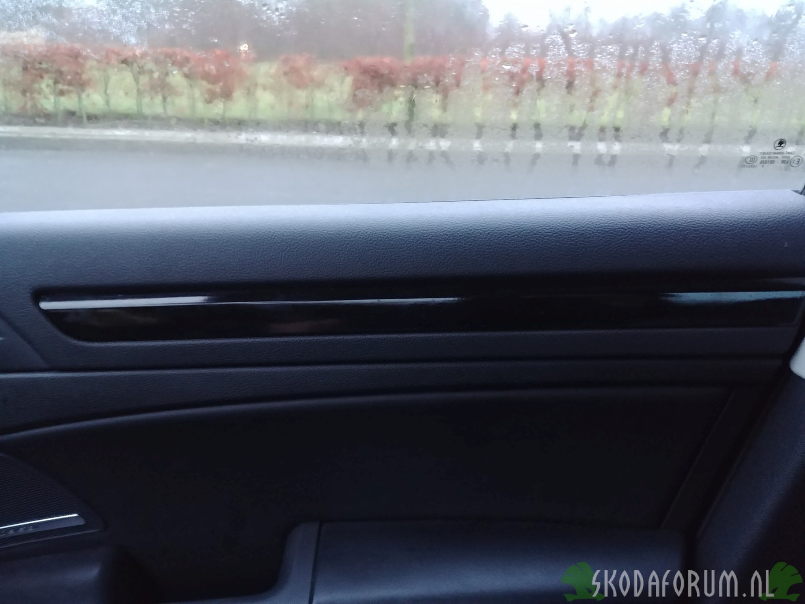 Skoda Superb 2.0 TDI 125kW FlavioX Nebula Red PlastiDip