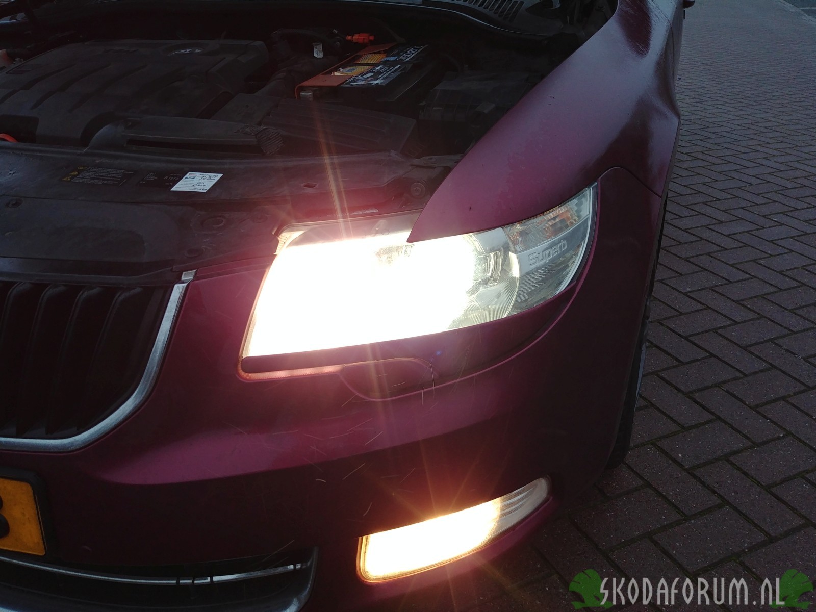 Skoda Superb 2.0 TDI 125kW FlavioX Nebula Red PlastiDip