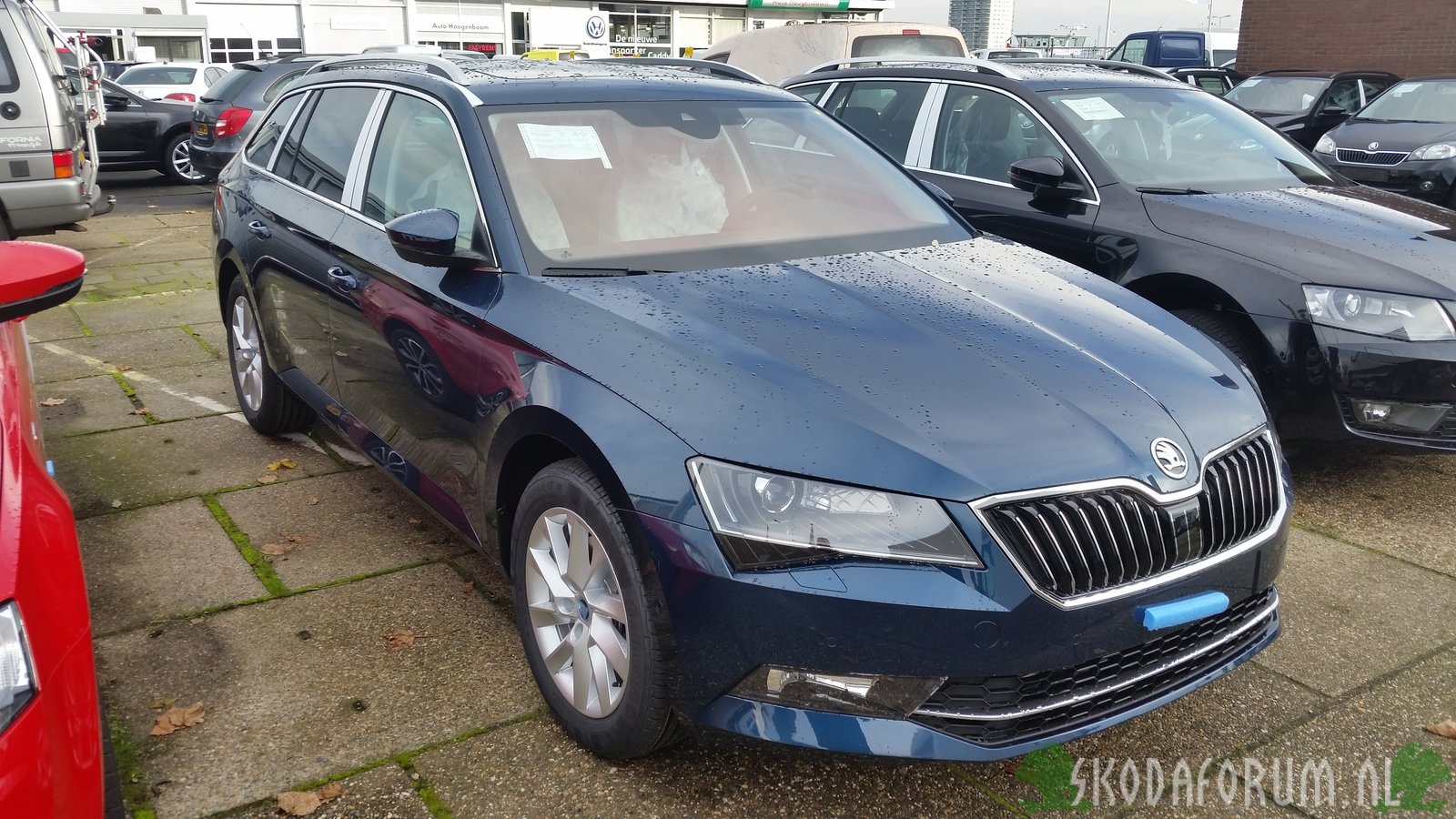 Skoda Superb Combi 3 LavaBlue DSG 120pk 1.6TDI