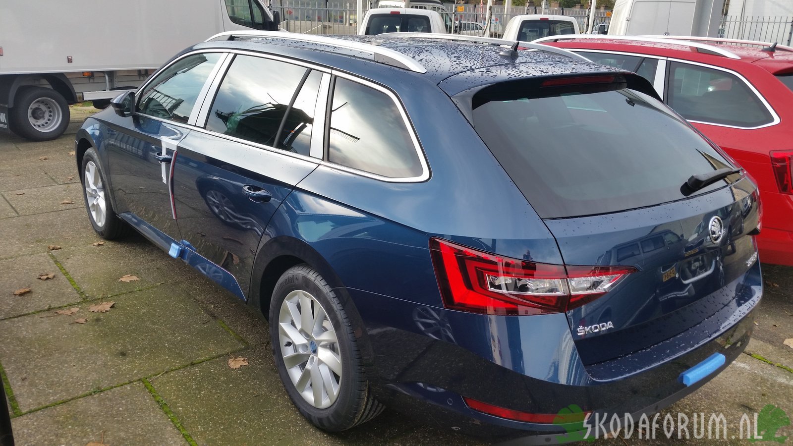 Skoda Superb Combi 3 LavaBlue DSG 120pk 1.6TDI