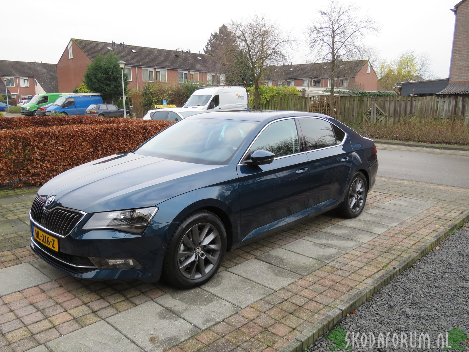 Skoda Superb LavaBlue