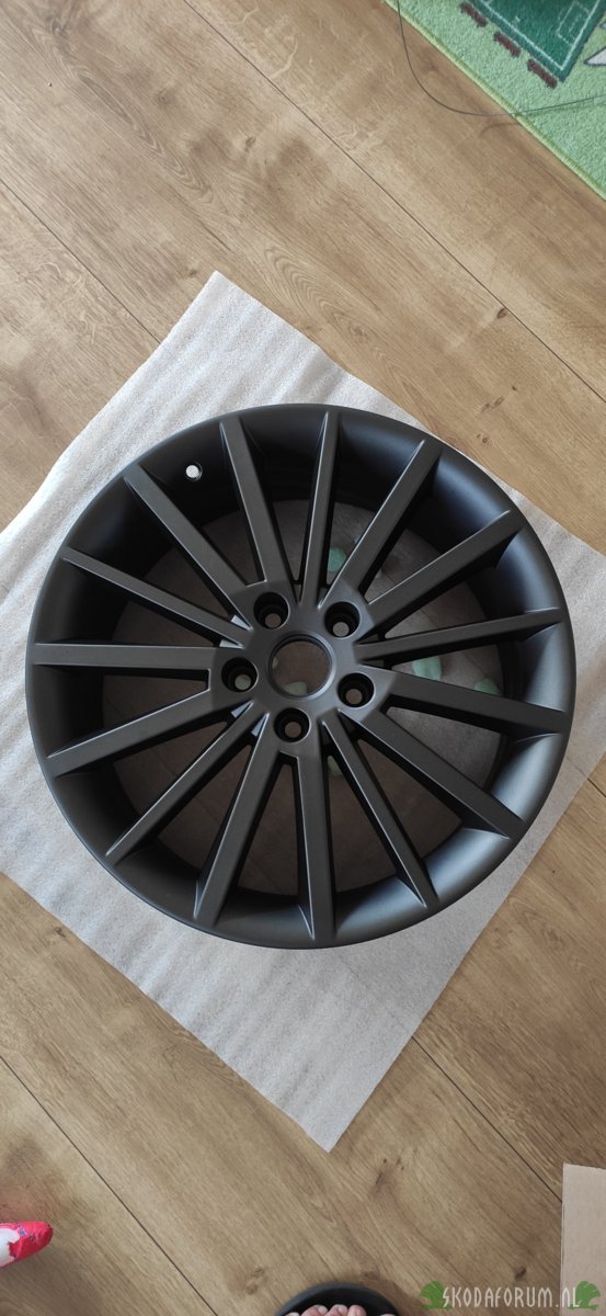 Velg turini 18inch