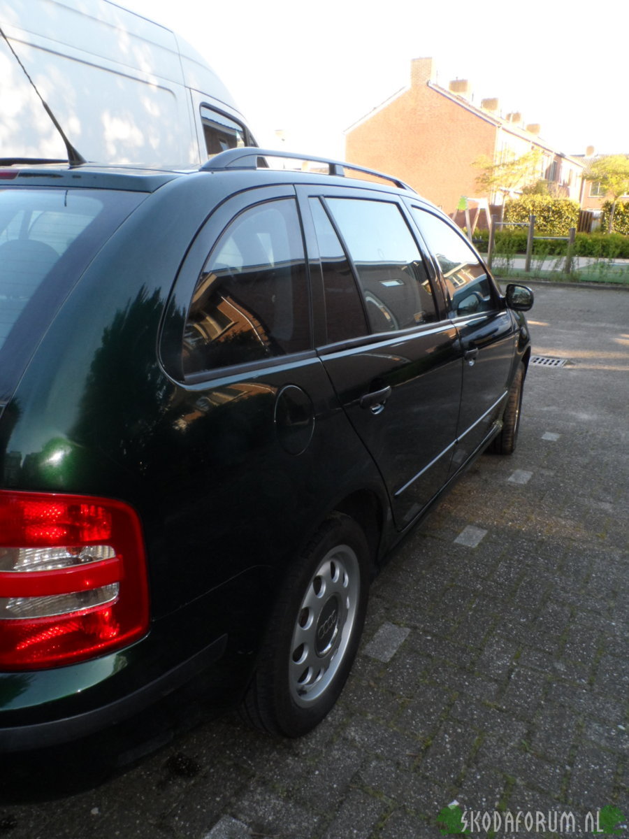 Vreemde velgen maar ook een strakke auto voor de leeftijd.