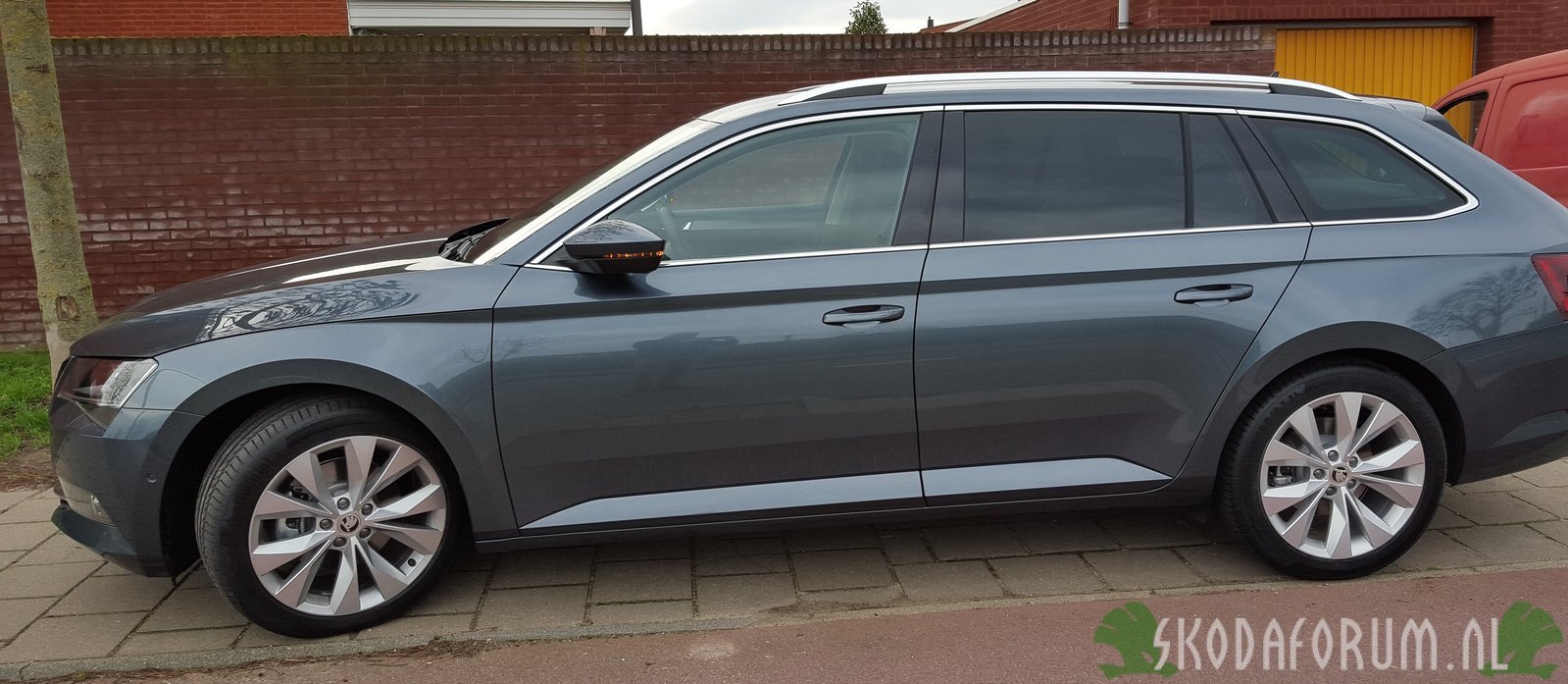 Superb 3 Quartz Grey Metallic Vs Business Grey Skodaforumnl - 