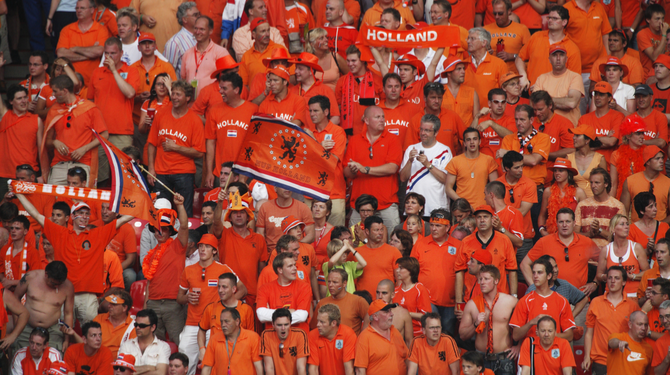 oranjefans-670x375.png